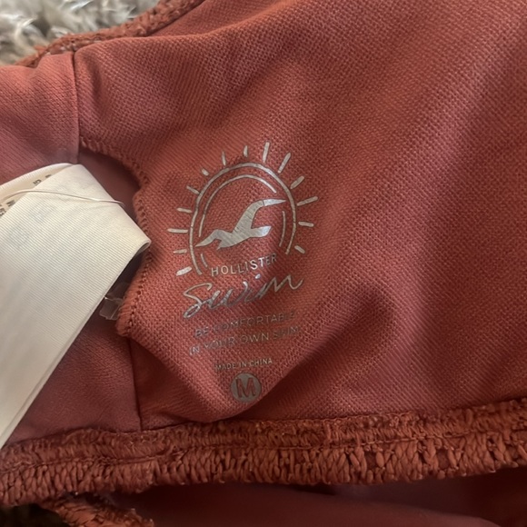 hollister swim top - Picture 3 of 3